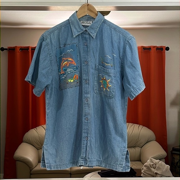 Get Lucky Women’s Beach Scene Embroidered Chambray Button Front Shirt Top Size S - Picture 1 of 6